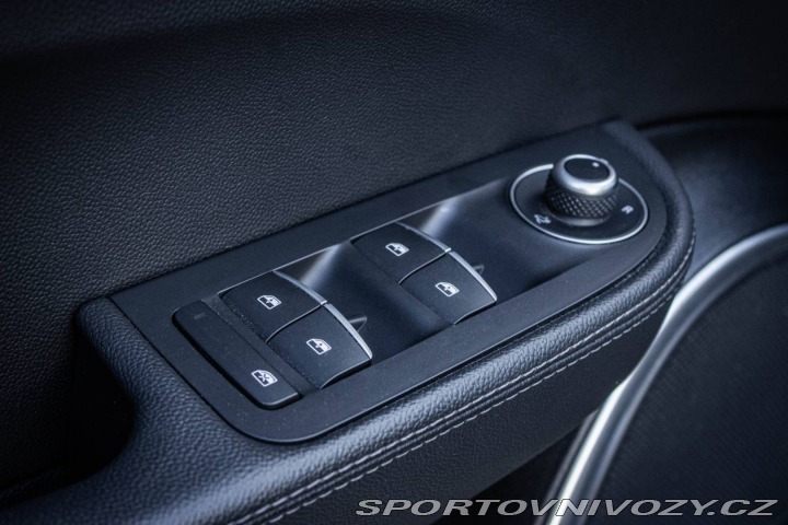 Alfa Romeo Giulia VELOCE Q4 /AJ NA SPLÁTKY 2020