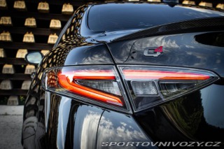 Alfa Romeo Giulia VELOCE Q4 /AJ NA SPLÁTKY 2020