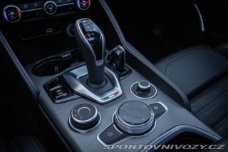 Alfa Romeo Giulia VELOCE Q4 /AJ NA SPLÁTKY 2020
