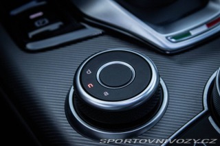 Alfa Romeo Giulia VELOCE Q4 /AJ NA SPLÁTKY 2020