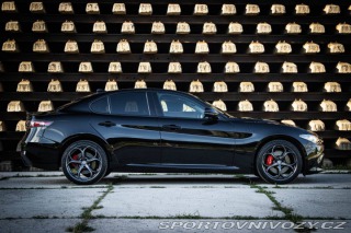 Alfa Romeo Giulia VELOCE Q4 /AJ NA SPLÁTKY 2020