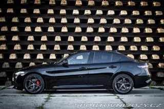 Alfa Romeo Giulia VELOCE Q4 /AJ NA SPLÁTKY 2020