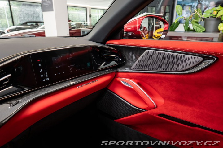 Ferrari Purosangue  2024