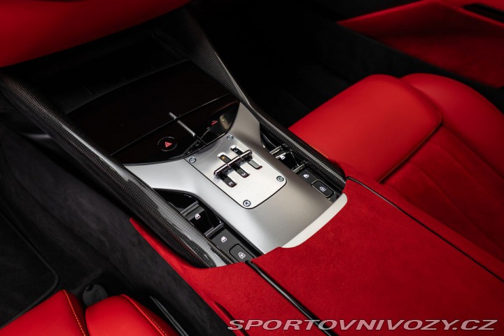 Ferrari Purosangue  2024
