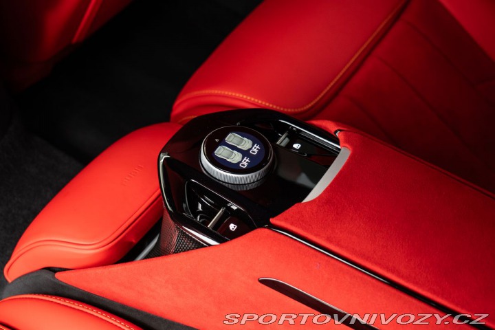 Ferrari Purosangue  2024