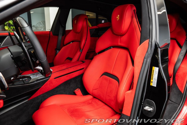 Ferrari Purosangue  2024