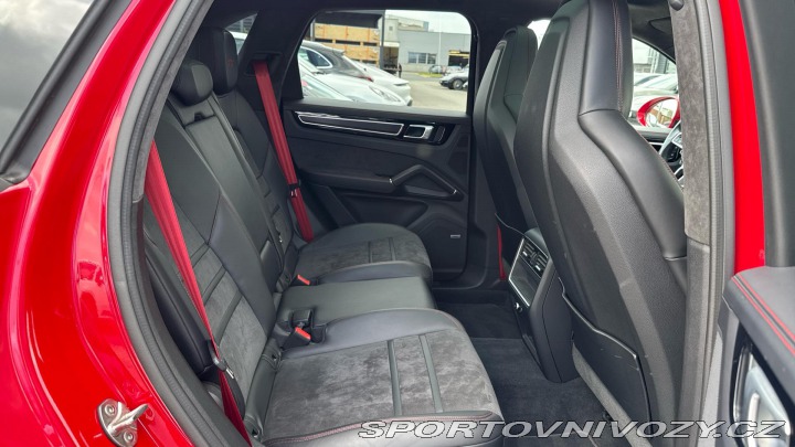 Porsche Cayenne GTS 2021
