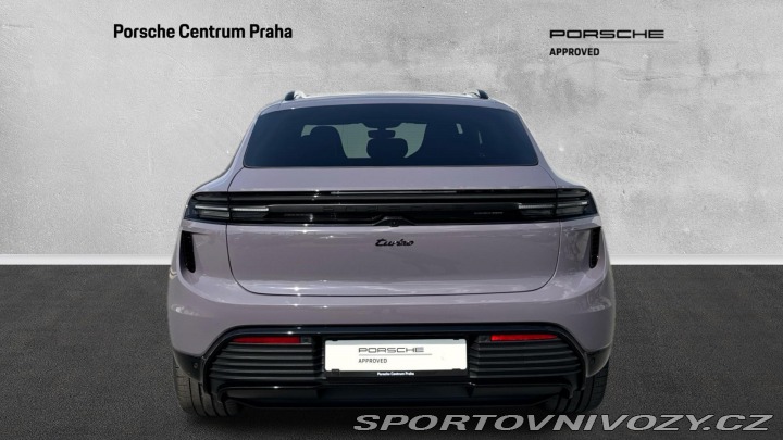Porsche Macan Turbo 2025