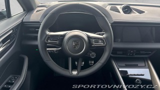 Porsche Macan Turbo 2025