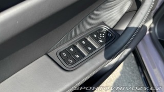 Porsche Macan Turbo 2025