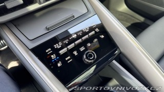 Porsche Macan Turbo 2025