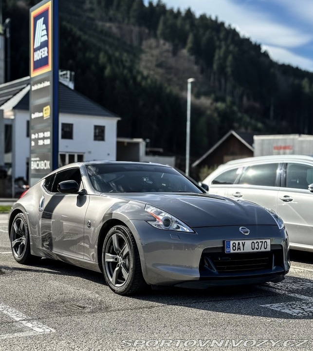Nissan 370 Z  2010