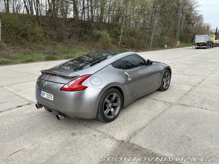 Nissan 370 Z  2010