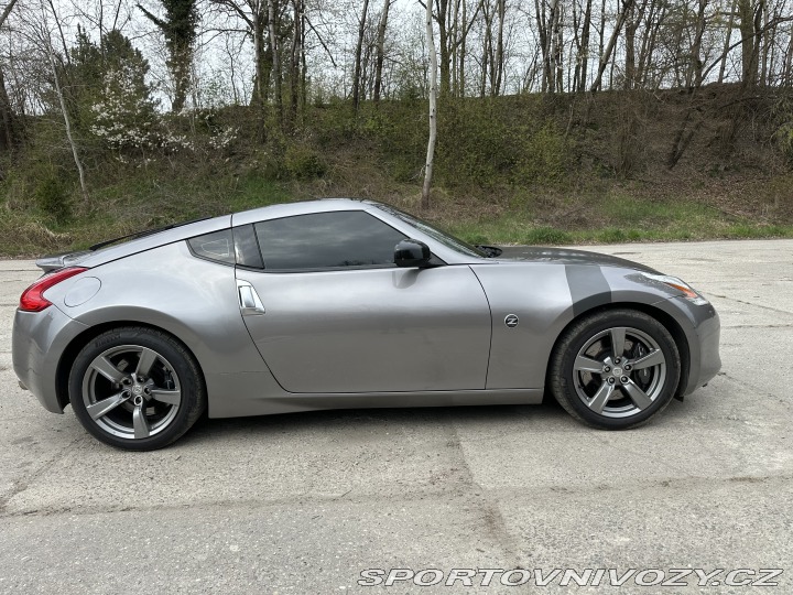 Nissan 370 Z  2010