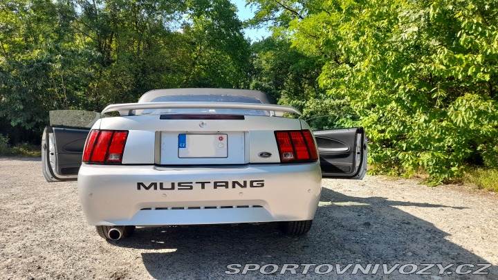 Ford Mustang 2001