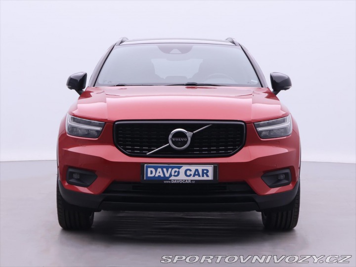 Volvo Ostatní modely XC40 2,0 182KW R-DESIGN Kamera 2018