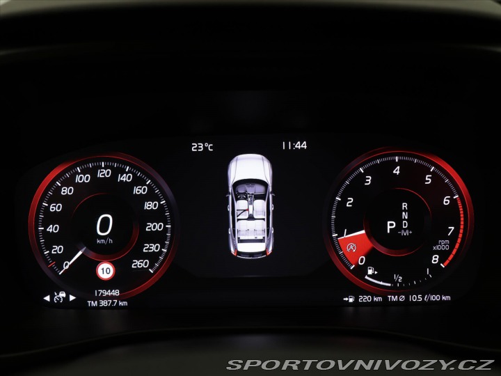 Volvo Ostatní modely XC40 2,0 182KW R-DESIGN Kamera 2018