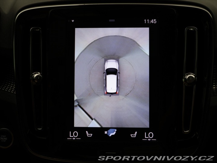 Volvo Ostatní modely XC40 2,0 182KW R-DESIGN Kamera 2018