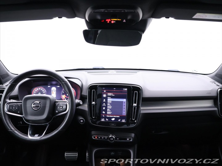 Volvo Ostatní modely XC40 2,0 182KW R-DESIGN Kamera 2018