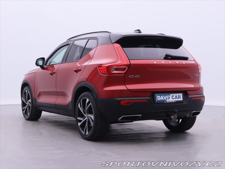 Volvo Ostatní modely XC40 2,0 182KW R-DESIGN Kamera 2018