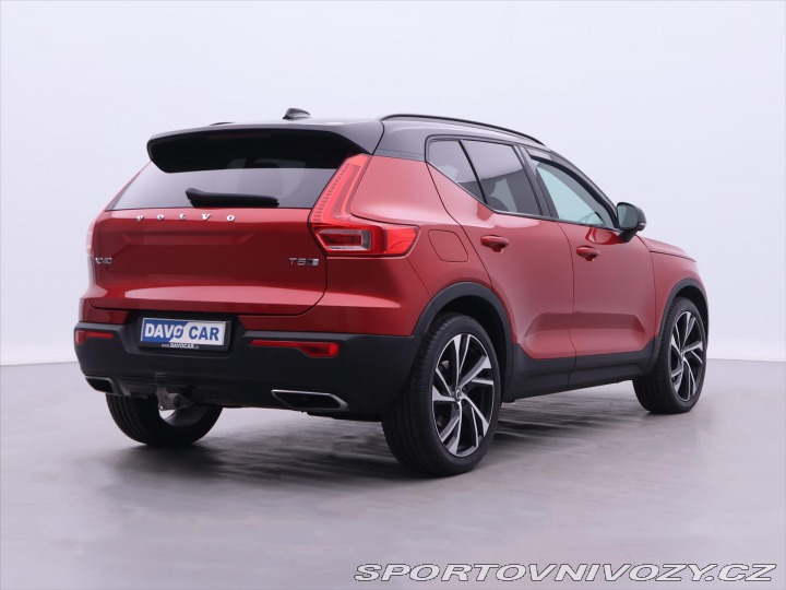Volvo Ostatní modely XC40 2,0 182KW R-DESIGN Kamera 2018