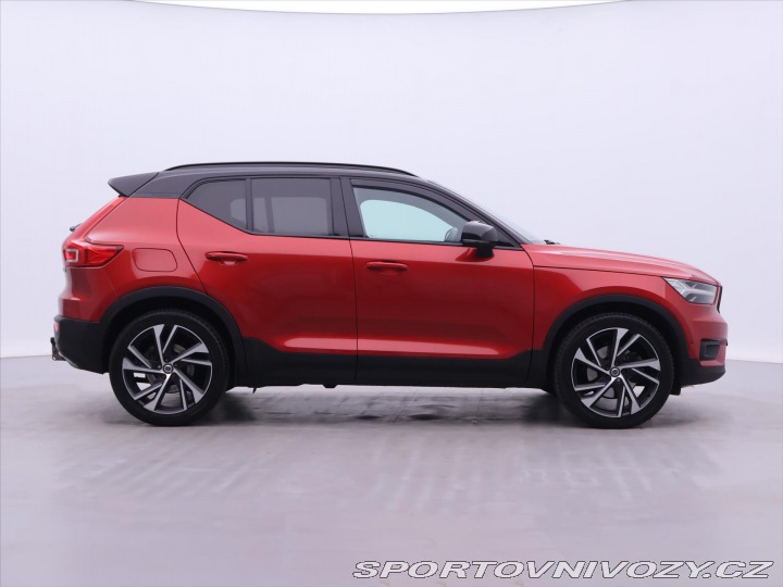Volvo Ostatní modely XC40 2,0 182KW R-DESIGN Kamera 2018