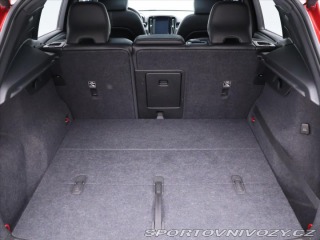 Volvo Ostatní modely XC40 2,0 182KW R-DESIGN Kamera 2018