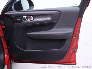 Volvo Ostatní modely XC40 2,0 182KW R-DESIGN Kamera 2018