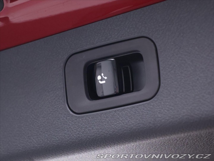 Mercedes-Benz E 2,0 220d 4MATIC AMG Premu 2025
