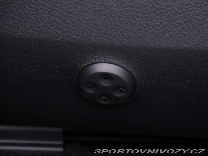 Mercedes-Benz E 2,0 220d 4MATIC AMG Premu 2025