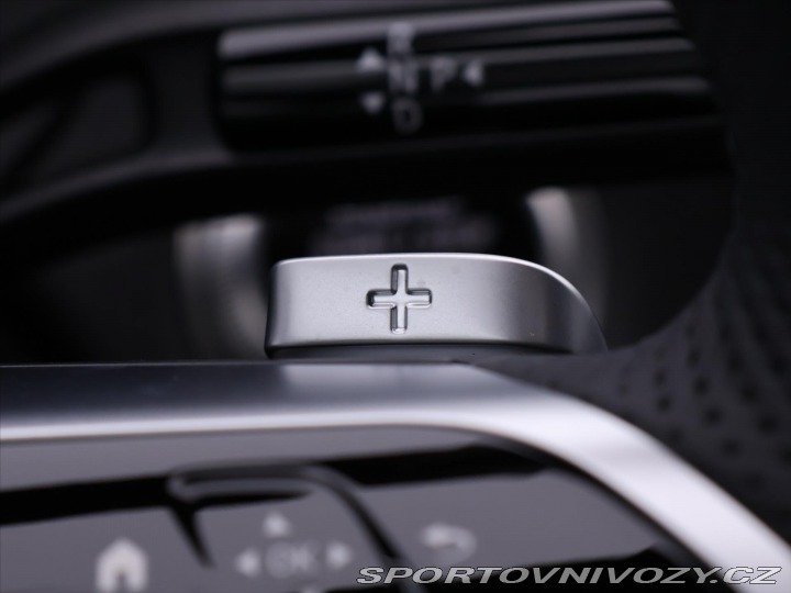 Mercedes-Benz E 2,0 220d 4MATIC AMG Premu 2025