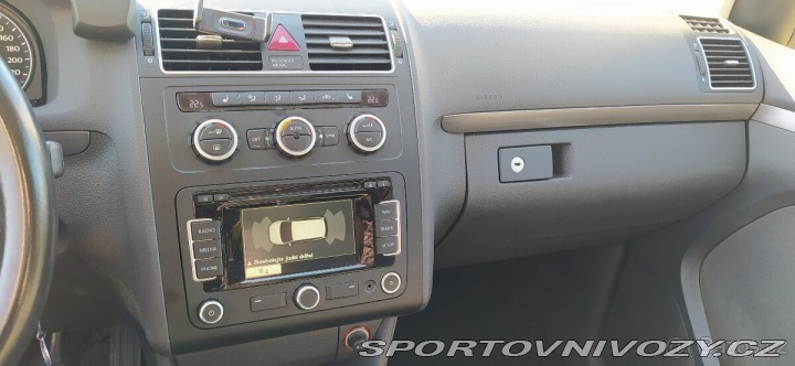 Volkswagen Ostatní modely Touran 2,0 TDI DPF COMFORTLINE 2013