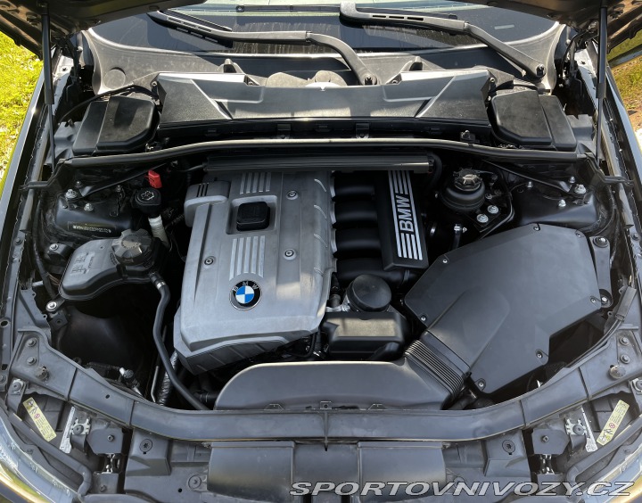 BMW 3 E90 330i 2005