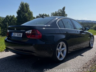 BMW 3 E90 330i 2005