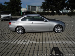 BMW 3 E93 330i