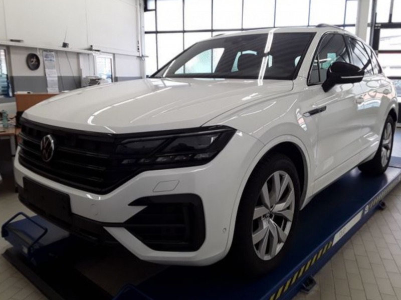 Volkswagen Ostatní modely Touareg R-Line 4Motion 3.0 TDI 21