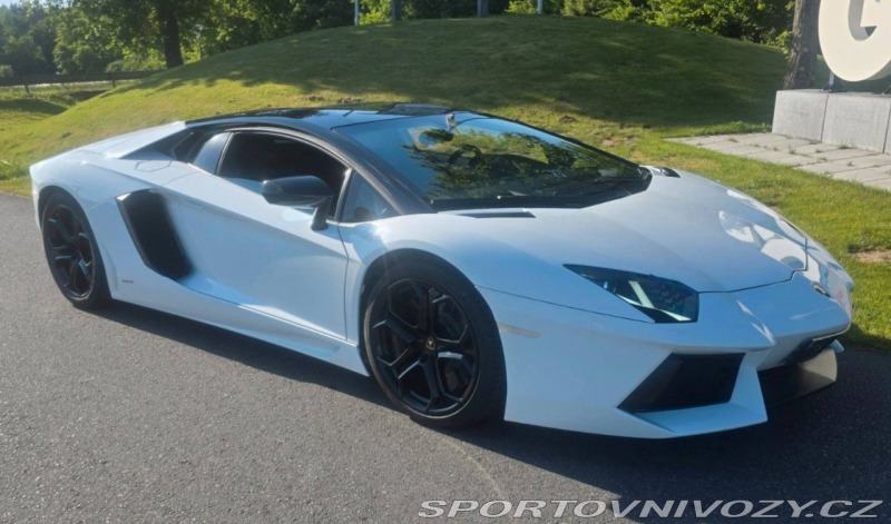 Lamborghini Aventador LP 700-4