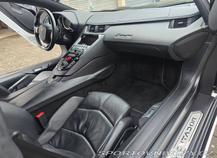 Lamborghini Aventador LP 700-4 2012