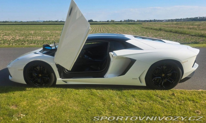 Lamborghini Aventador LP 700-4 2012