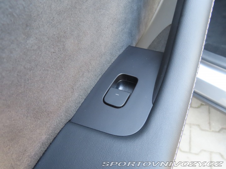 Tesla Model Y . Long Range AWD 79kWh 2023