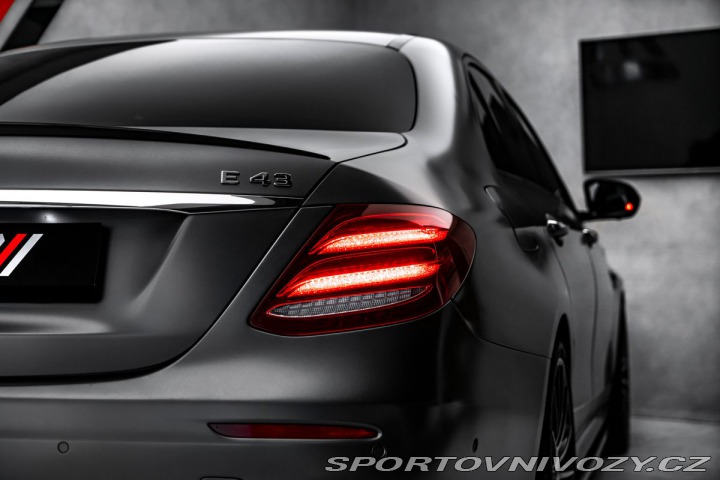 Mercedes-Benz E 4M Designo Burmester 1800