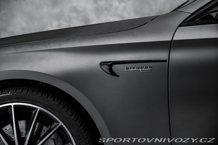 Mercedes-Benz E 4M Designo Burmester 1800