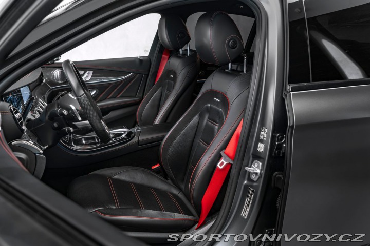 Mercedes-Benz E 4M Designo Burmester 1800