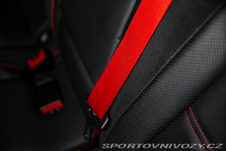 Mercedes-Benz E 4M Designo Burmester 1800