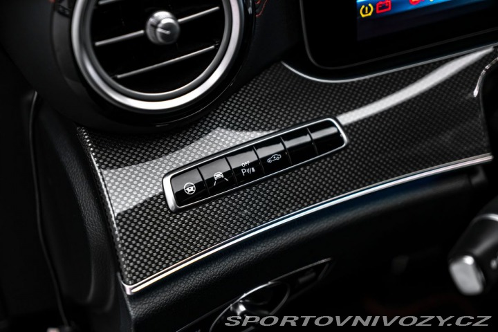 Mercedes-Benz E 4M Designo Burmester 1800