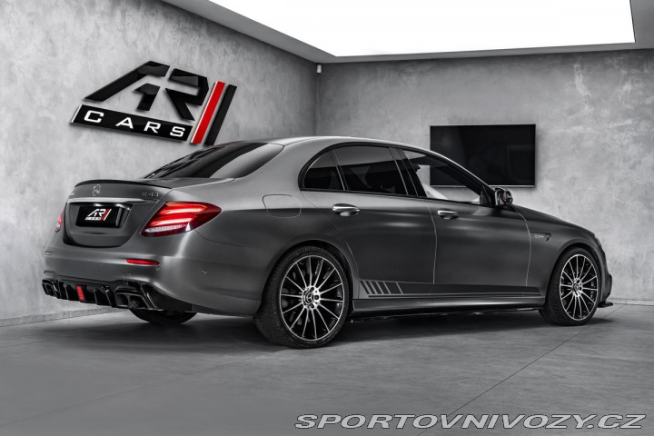 Mercedes-Benz E 4M Designo Burmester 1800