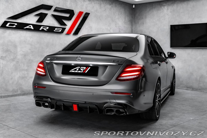 Mercedes-Benz E 4M Designo Burmester 1800