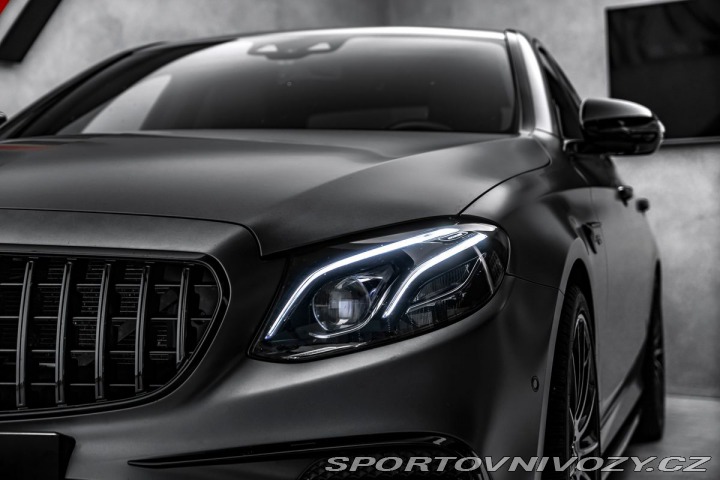 Mercedes-Benz E 4M Designo Burmester 1800