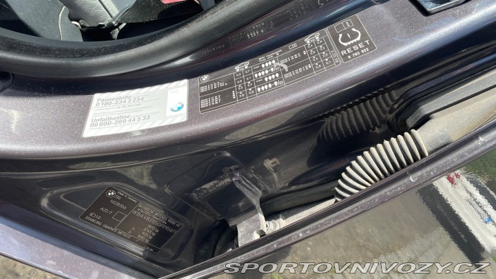 BMW 3 e90 330i 2005