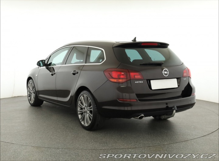 Opel Astra 2.0 CDTI 2012